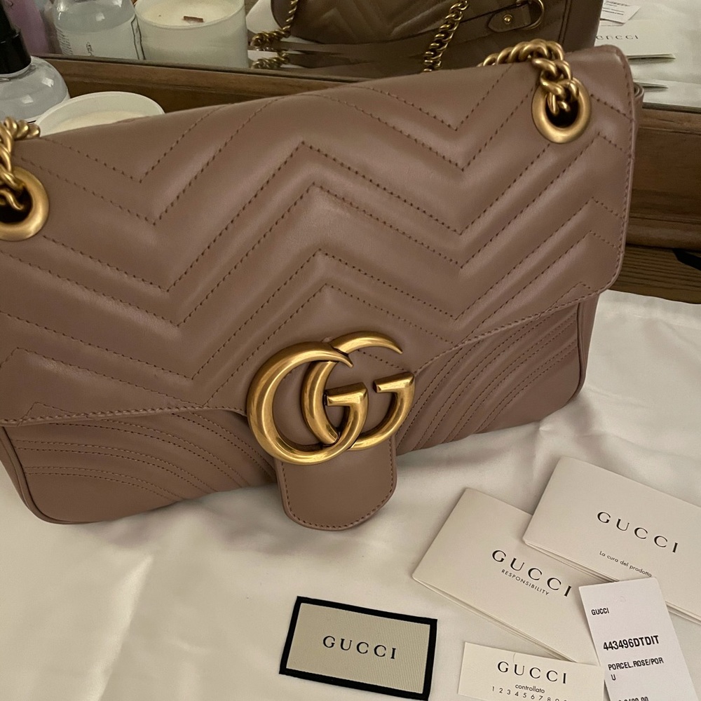 Gucci Marmont Medium Shoulder Bag